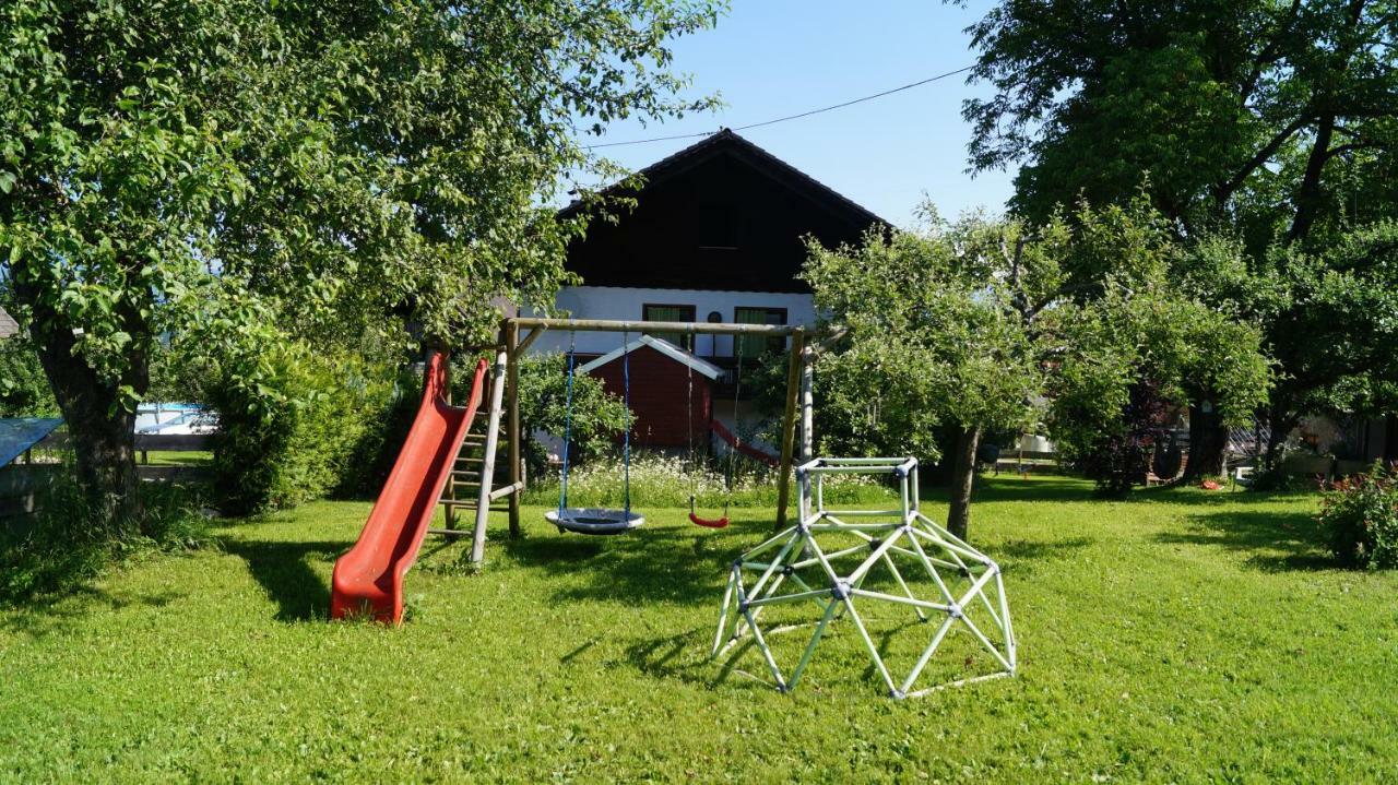 Ferienwohnung auf einem richtigen Bauernhof Finkenstein am Faaker See Exterior foto